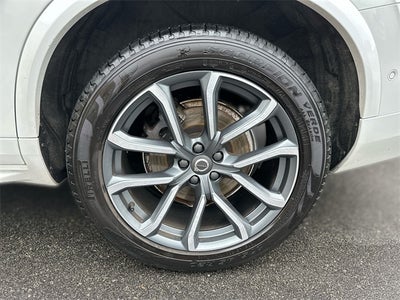 2017 Volvo XC90 T6 Momentum