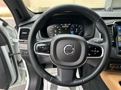 2017 Volvo XC90 T6 Momentum