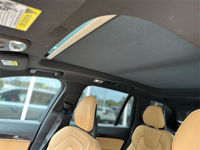 2017 Volvo XC90 T6 Momentum