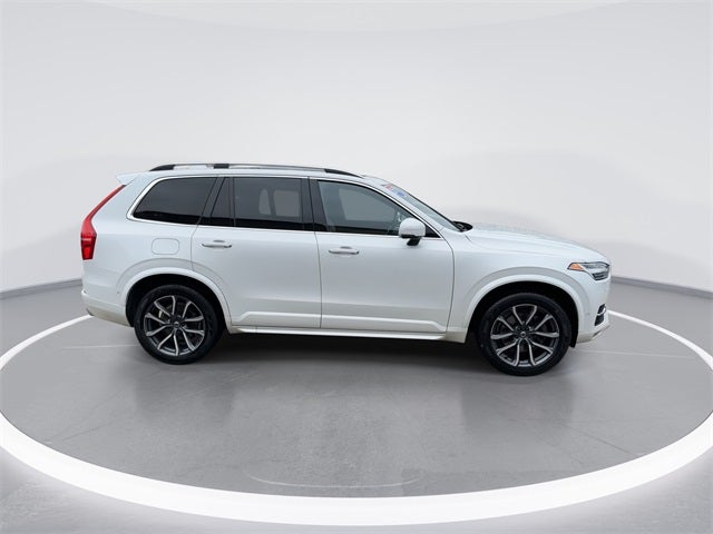 2017 Volvo XC90 T6 Momentum
