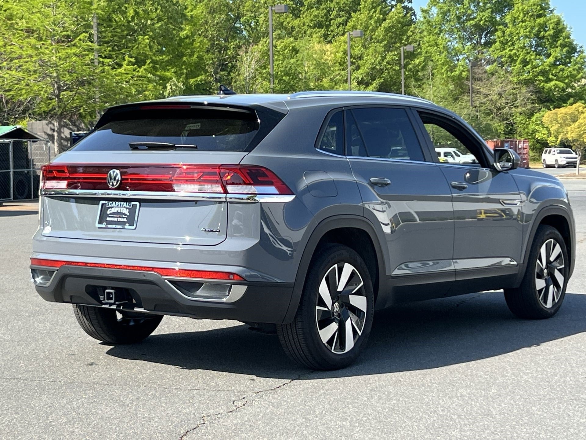 2024 Volkswagen Atlas Cross Sport 2.0T SE w/Technology