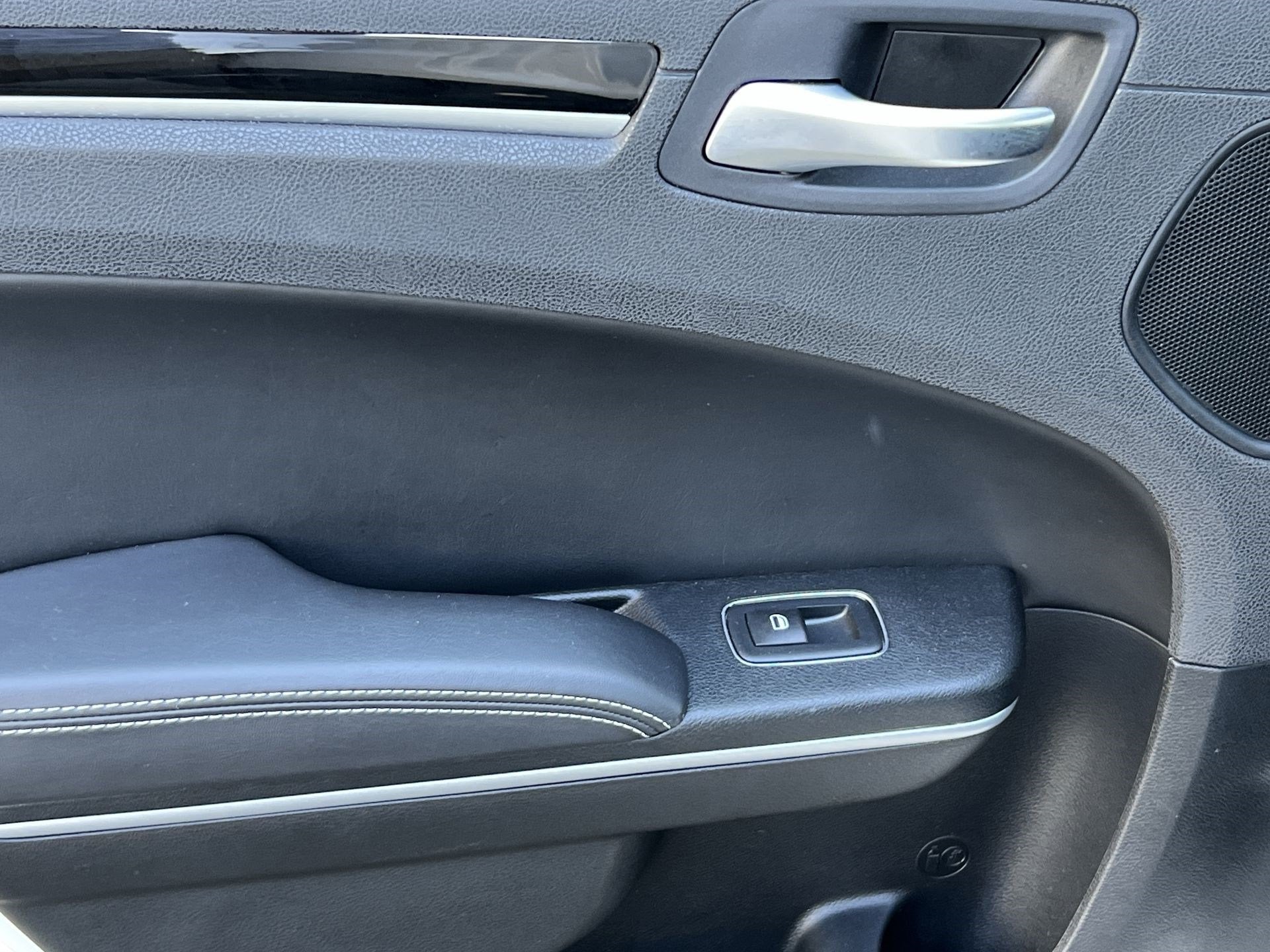 2023 Chrysler 300 300S