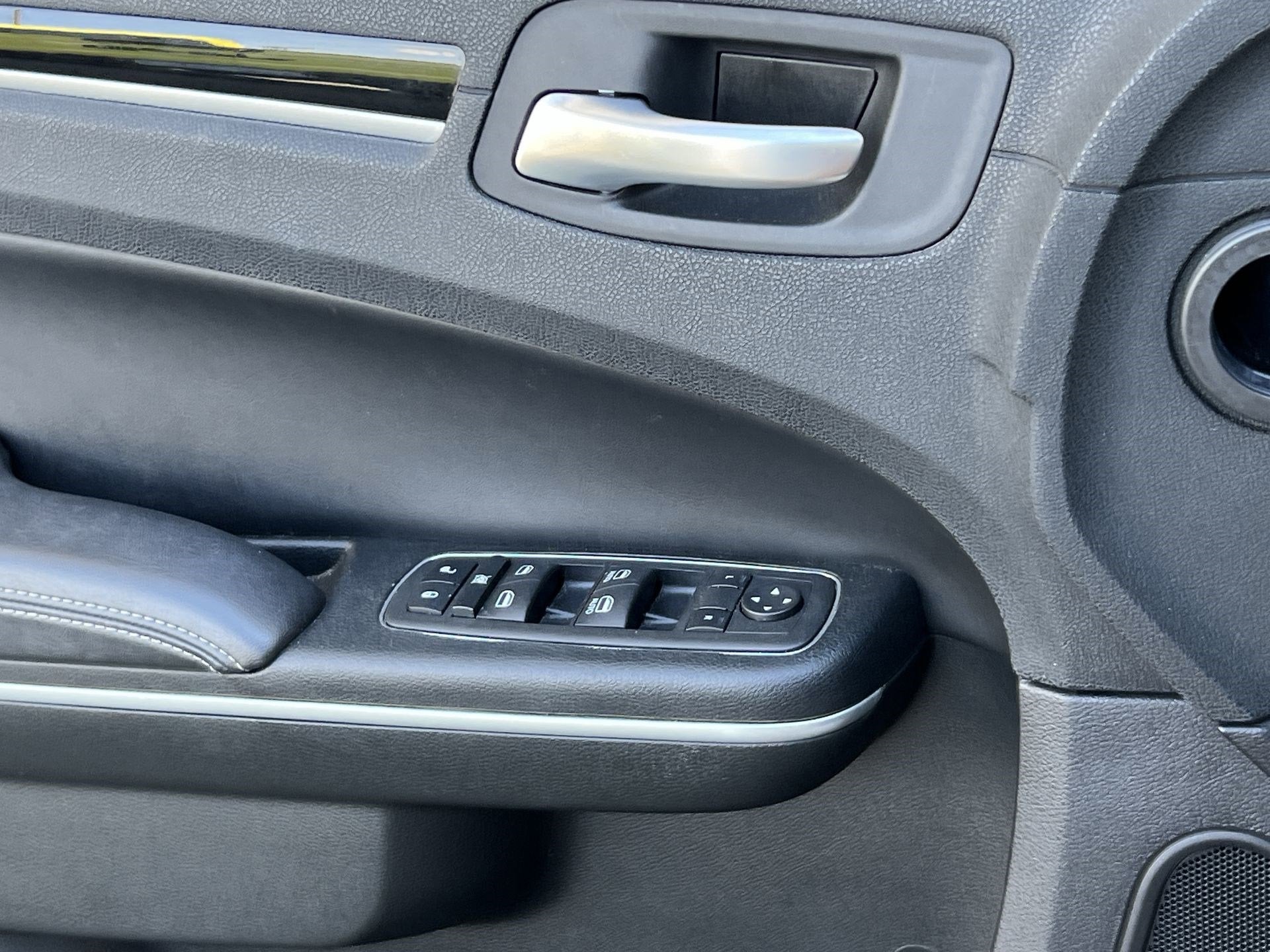 2023 Chrysler 300 300S