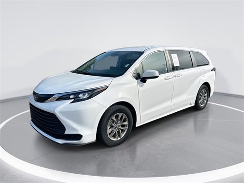 2024 Toyota Sienna LE 8 Passenger