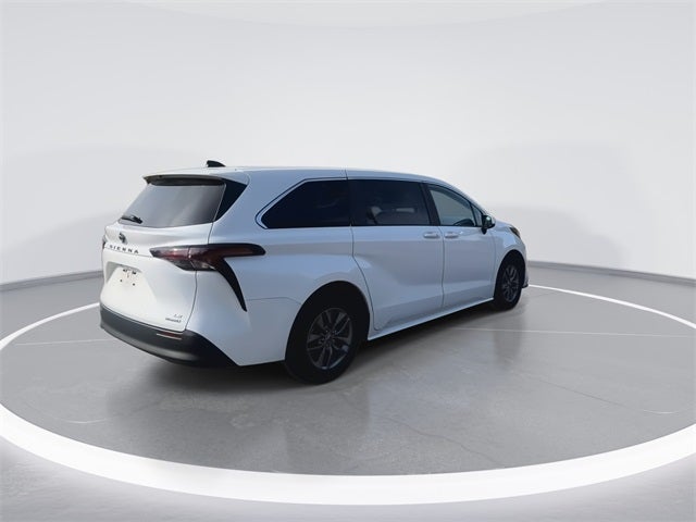2024 Toyota Sienna LE 8 Passenger
