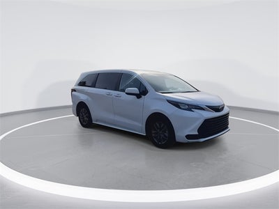 2024 Toyota Sienna LE 8 Passenger