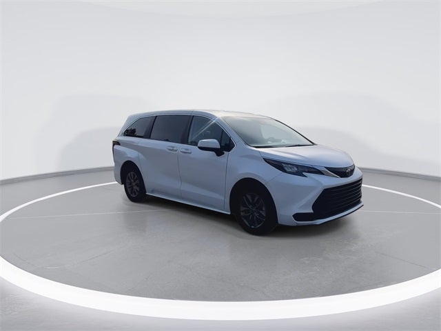 2024 Toyota Sienna LE 8 Passenger
