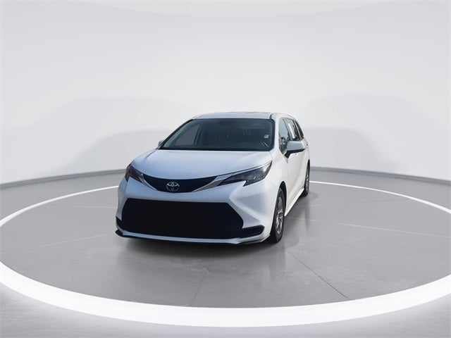 2024 Toyota Sienna LE 8 Passenger