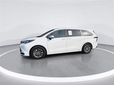 2024 Toyota Sienna LE 8 Passenger