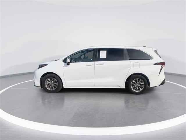 2024 Toyota Sienna LE 8 Passenger