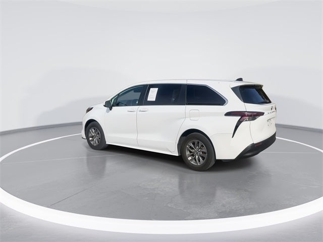 2024 Toyota Sienna LE 8 Passenger