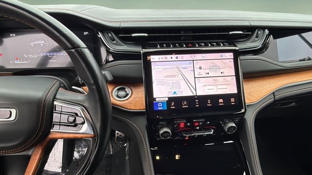 2022 Jeep Grand Cherokee Summit