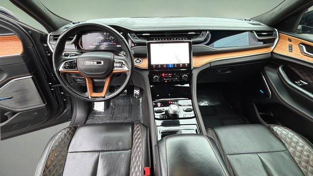 2022 Jeep Grand Cherokee Summit