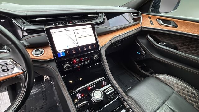 2022 Jeep Grand Cherokee Summit