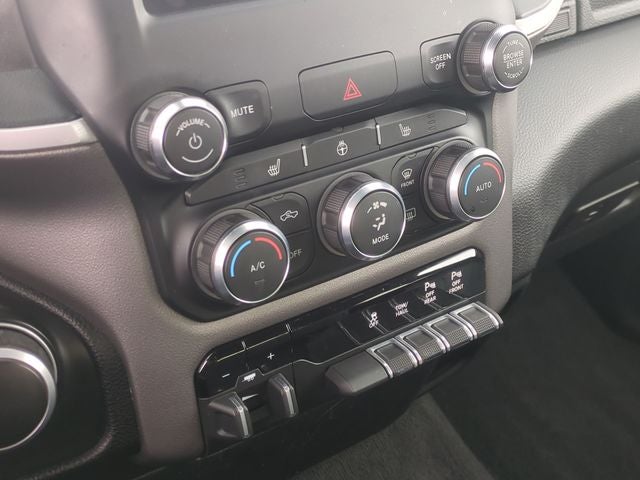 2022 RAM 1500 Big Horn/Lone Star LIFTED