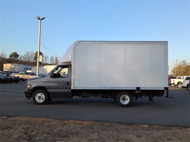 2023 Ford E-350SD BOX VAN W/ RAMP Cutaway