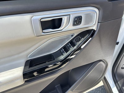 2022 Ford Explorer Platinum