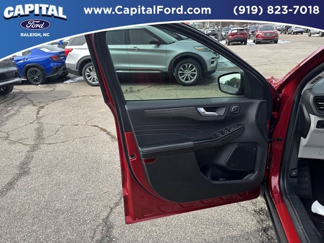 2025 Ford Escape Hybrid Platinum