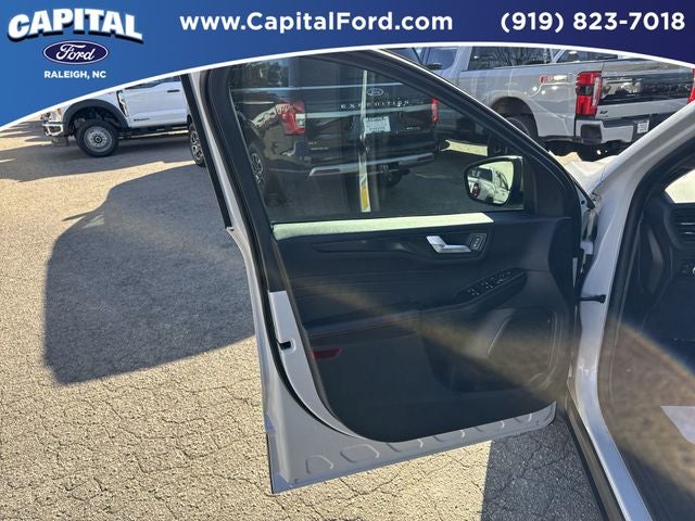 2025 Ford Escape Hybrid ST-Line Select