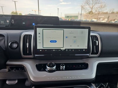 2025 Ford Expedition Active