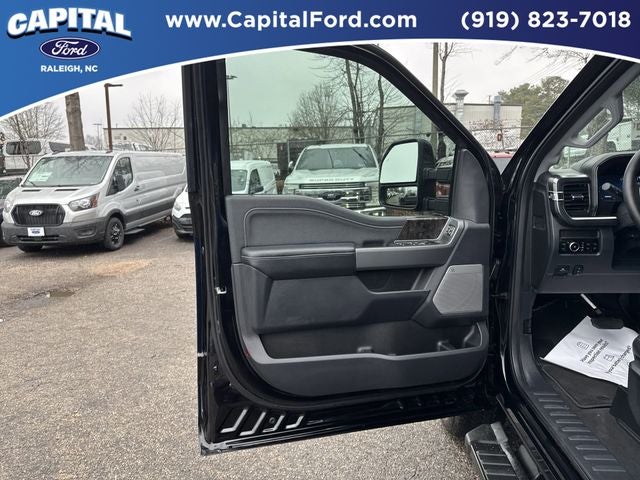 2025 Ford F-350SD Lariat