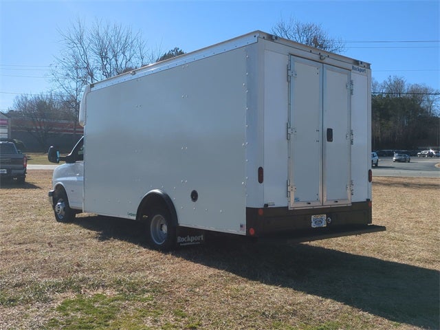 2022 Chevrolet Express 3500 Box Van