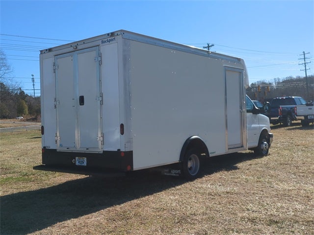 2022 Chevrolet Express 3500 Box Van