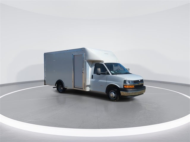2022 Chevrolet Express 3500 Box Van