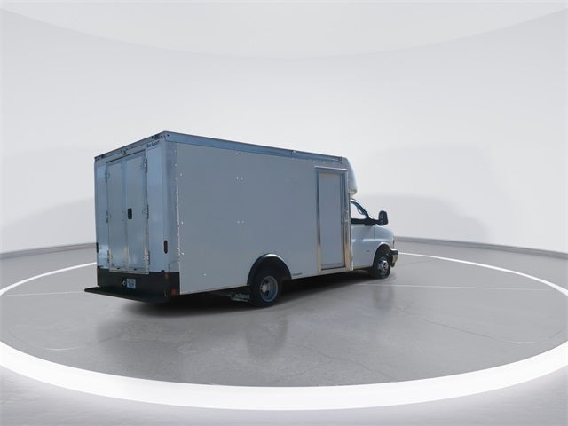 2022 Chevrolet Express 3500 Box Van