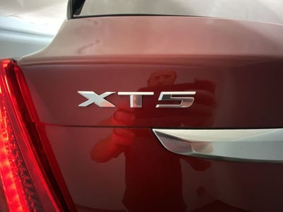 2022 Cadillac XT5 Premium Luxury