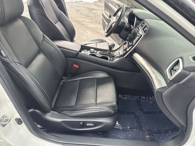 2023 Nissan Maxima SV