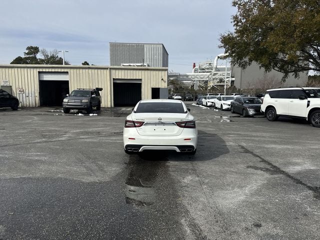 2023 Nissan Maxima SV