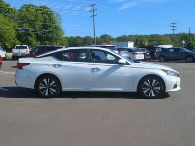 2022 Nissan Altima 2.5 SV