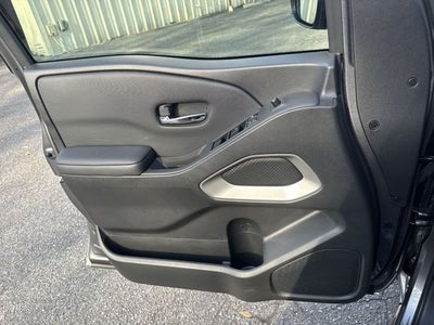 2024 Nissan Frontier SV