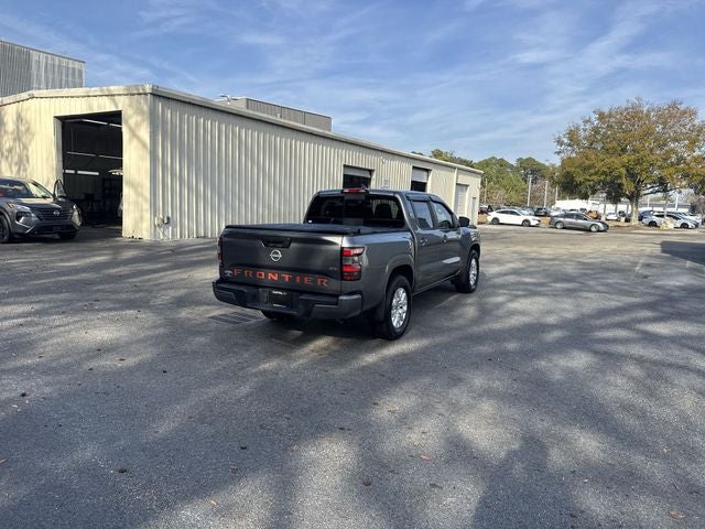 2024 Nissan Frontier SV