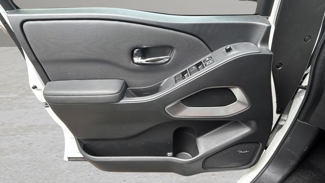 2024 Nissan Frontier SL