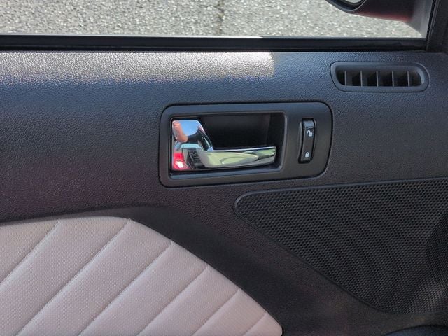 2013 Ford Mustang V6 Premium