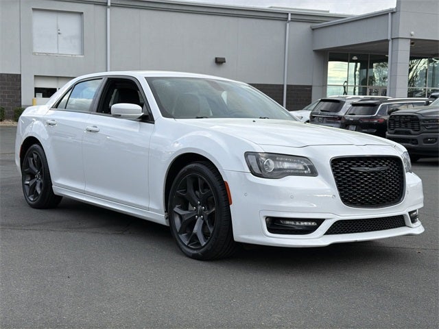 2023 Chrysler 300 Touring