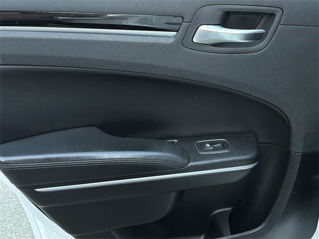 2023 Chrysler 300 Touring