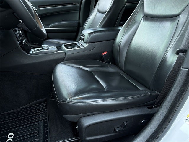 2023 Chrysler 300 Touring