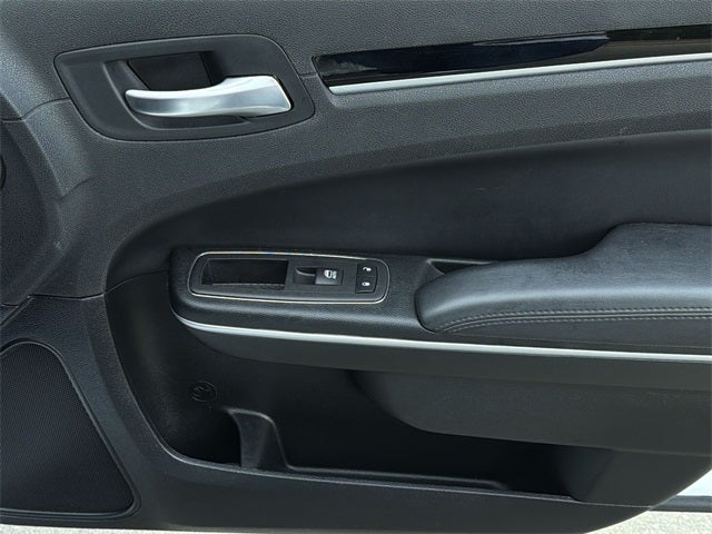 2023 Chrysler 300 Touring