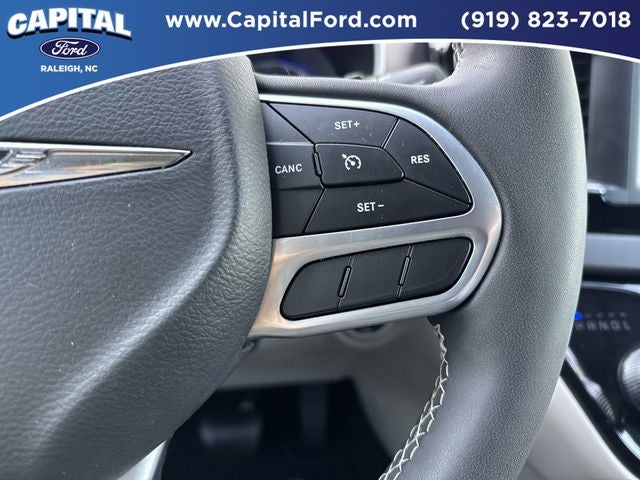 2024 Chrysler Voyager LX