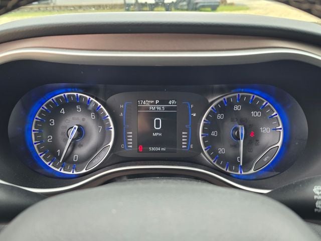 2023 Chrysler Voyager LX