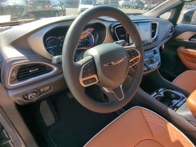 2025 Chrysler Pacifica Hybrid Pinnacle