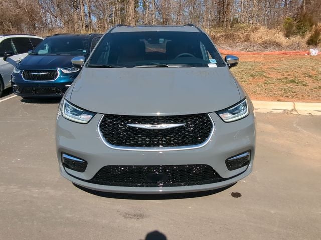 2025 Chrysler Pacifica Hybrid Pinnacle