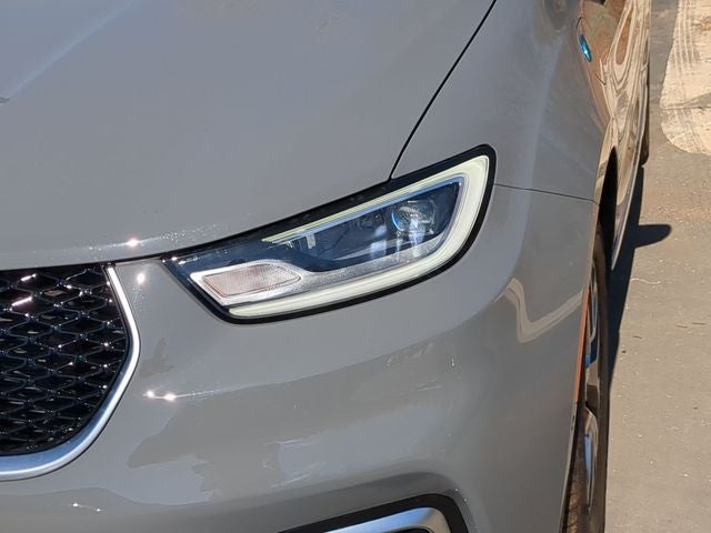 2025 Chrysler Pacifica Hybrid Pinnacle