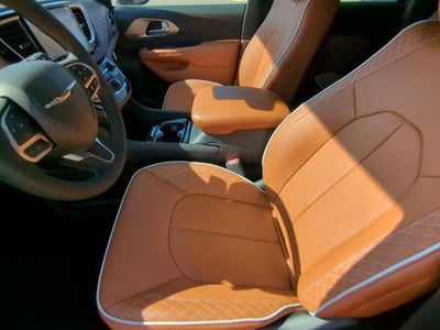 2025 Chrysler Pacifica Hybrid Pinnacle