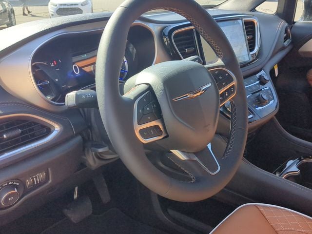 2025 Chrysler Pacifica Hybrid Pinnacle