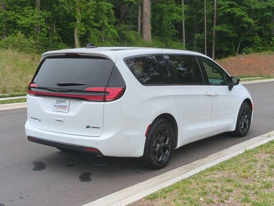 2024 Chrysler Pacifica Hybrid Select