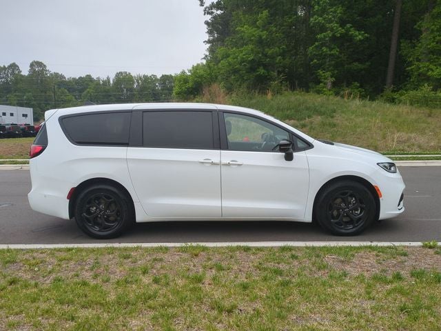 2024 Chrysler Pacifica Hybrid Select